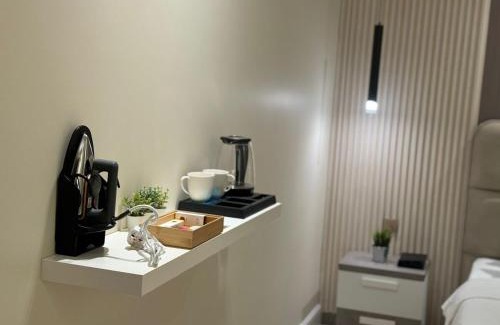 Jeddah Apartment | Quiet Studio with Smart Entry Roses