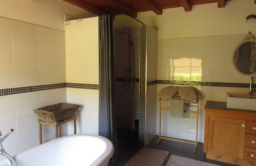 Castelnau-de-Montmiral Bed & Breakfast | Quiet Tilleul guest house at "La Boriette" for nature lovers