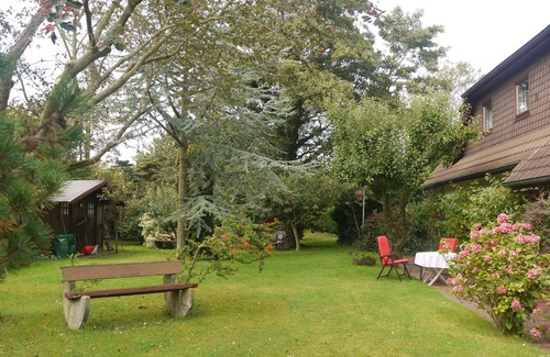 Wangerooge Apartment | Quiet, tidy holiday home with a large garden