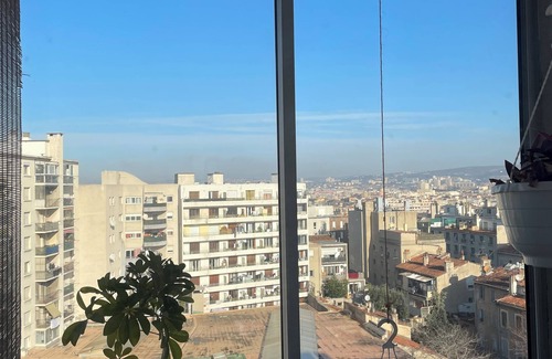 Saint-Lazare Apartment | Quiet top floor with sunny private terrace, ideal to visit Marseille or Provence