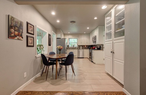 Norman House | Quiet tree lined street just a short walk from the OU Campus