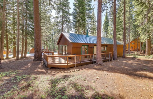 Truckee Cabin | Quiet Truckee Retreat w/Deck, 5 Mi to Donner Lake