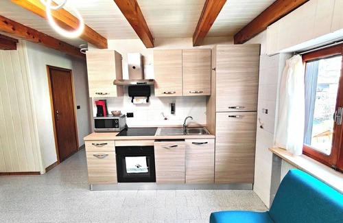 Montan-Angelin-Arensod Apartment | Quiet Two-room Apartment With Parking Space - Casa Montan