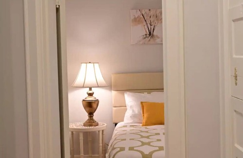 Ravenna House | Quiet UW cottage by Ravenna park-Perfect location by Zen Living
