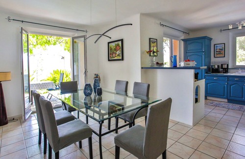 Cuers Villa | Quiet villa near Hyères large heated swimming pool