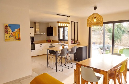 Sausset-les-Pins Villa | Quiet villa with swimming pool, 300m from the sea, shops and port