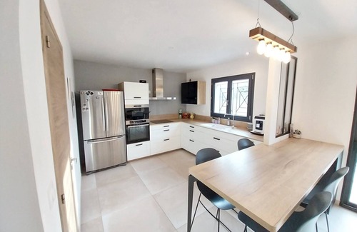 Sausset-les-Pins Villa | Quiet villa with swimming pool, 300m from the sea, shops and port