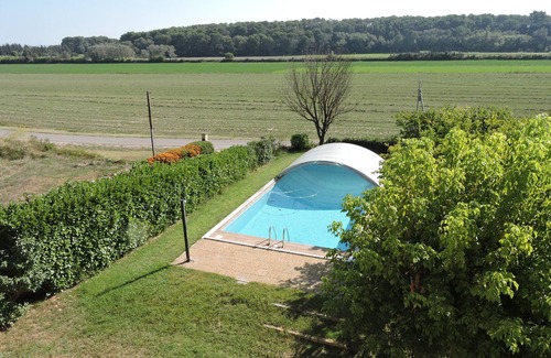 Cornillon-Confoux House | Quiet villa with swimming pool and wooded garden, sleeps 10 to 12.