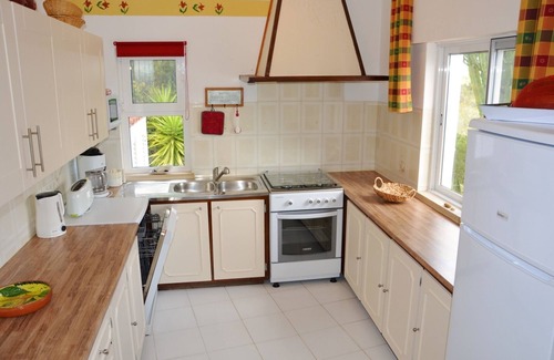 Moncarapacho e Fuseta House | Quiet villa with large garden, pool and fantastic views