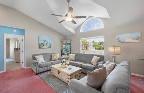 Marco Island House | Quiet waterfront home with pool, dock and bicycles