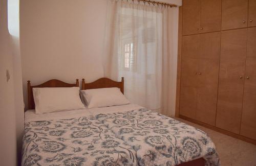 Lavreotiki Villa | Quiet Wood-Style Maisonette