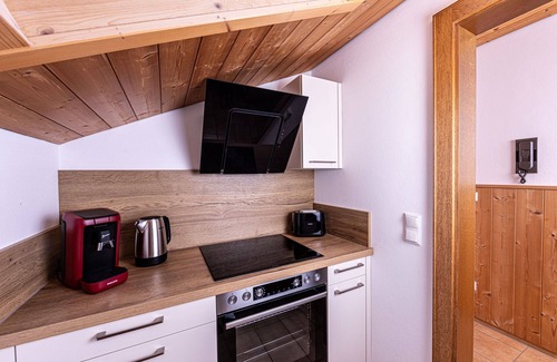 Bischofswiesen Apartment | Quietly located vacation apartment "Watzmann Family" with balcony and magnificent mountain views