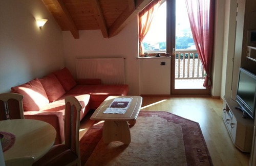 Lajen Condo | Quietly located vacation apartment with all-day sunshine