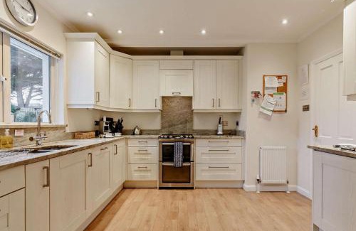 Constantine Bay House | Quillets