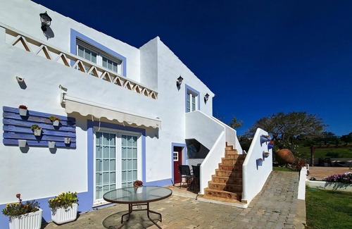 Pedra Arrancada Cottage | Quinta dos Medronheiros by YHA
