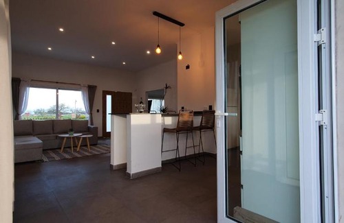 Canuelas House | Quinta Bali