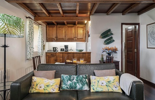 Santa Maria Maior Cottage | Quinta Devónia - Nogueira, with sea view