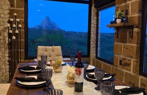 Bernal House | Quinta María Victoria