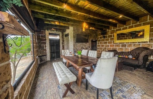 Bernal House | Quinta María Victoria