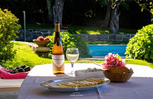 Tenoes Villa | Quinta Sabugosa - Quinta V4 localizada na encosta do Bom Jesus - Braga