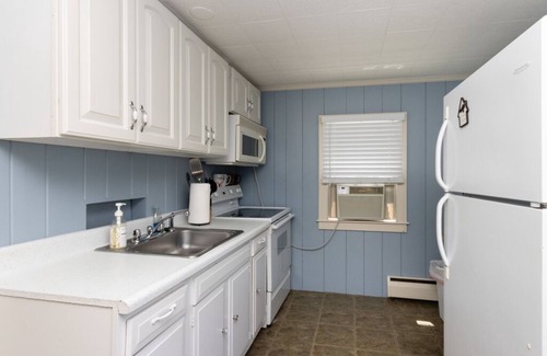 Falmouth Heights Cottage | Quintessential Cape Cottage. Block from the beach