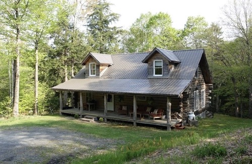 Warren Cabin | Quintessential Vermont log cabin in the Mad River Valley