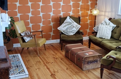 Port Lincoln House | Quirky Pet friendly Historic Railway Cottage. Centre of town!