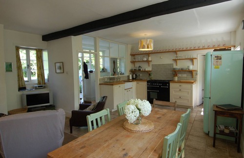 Hatch Beauchamp Cottage | QUIST COTTAGE, pet friendly, country holiday cottage in Ilminster