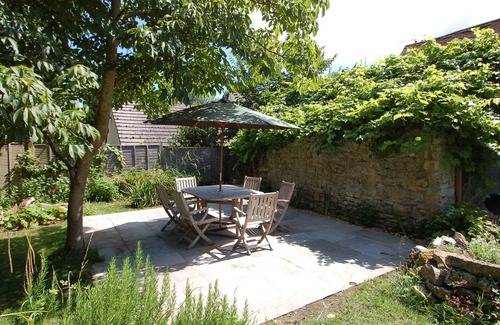 Hatch Beauchamp Cottage | QUIST COTTAGE, pet friendly, country holiday cottage in Ilminster