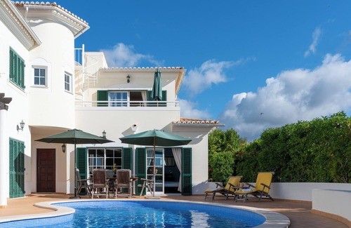 Funchal Villa | Quit villa with large pool and sea views, perfect for families and couples