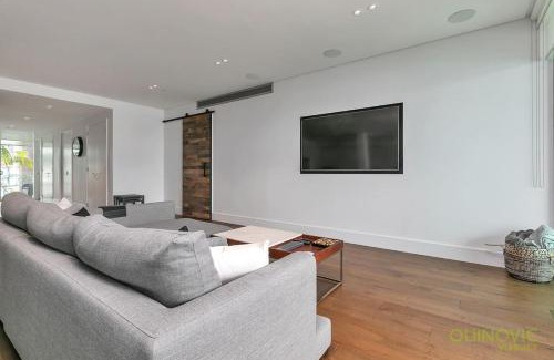 Auckland Central Business District Apartment | QV Stays Pure Luxury on the Viaduct