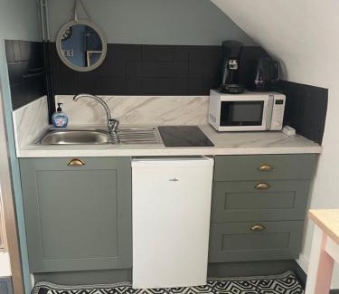 Veulettes-sur-Mer Apartment | réaménagé fin Juillet 2025, Albatros Studio a moins de 50 mètres de la plage, vue dégagée sur la vallée