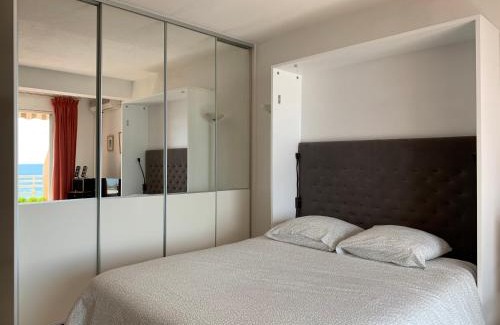 Toulon - Hyeres Apartment | Résidence Bona vue mer panoramique