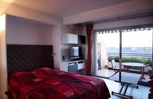 Toulon - Hyeres Apartment | Résidence Bona vue mer panoramique