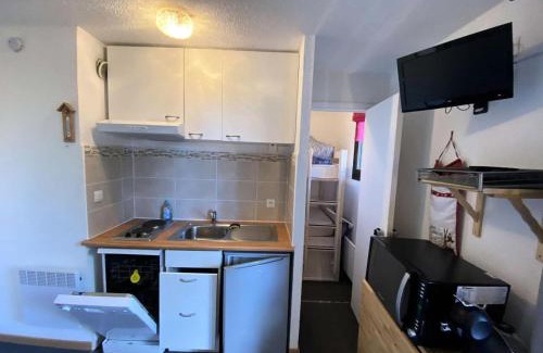 Risoul Apartment | Résidence Christiana - Joli T2 cabine 4 couchages à 50m des pistes à Risoul MAE-6911