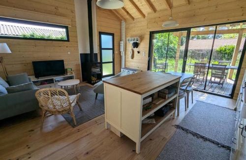 Le Verdon-sur-Mer Ski Chalet | Résidence Copropriété De La Plage - 107 - Invitation au repos dans ce chalet en bois MAE-4471