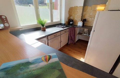 Jassat Apartment | Résidence de Michèle à Murol, Appartement Rez-de-jardin