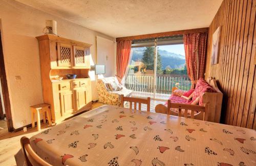 Notre-Dame-de-Bellecombe Apartment | Résidence Les Alpages - Appartement Sud avec vues montagnes, skis aux pieds MAE-2664