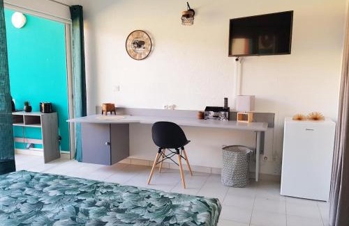 Grand-Bourg Apartment | Résidence Kawann plage & piscine - Hamaca 102