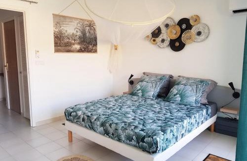 Grand-Bourg Apartment | Résidence Kawann plage & piscine - Hamaca 102