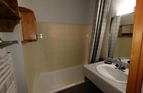 Montalbert Apartment | Résidence Le Chanteloup - Deux pièces + cabine agréable dans résidence pied MAE-5104