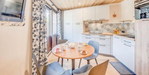 Champagny-en-Vanoise Apartment | Résidence Le Centre - 2 Pièces pour 4 Personnes MAE-3338