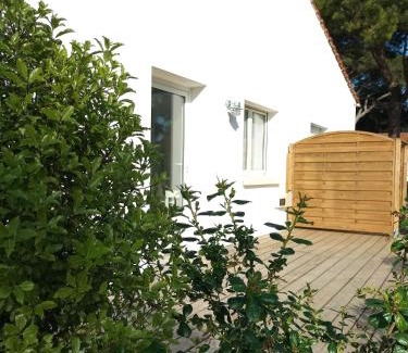 Saint-Pierre-d'Oleron Apartment | Résidence Les Salines Boyardville - Chambres et studios