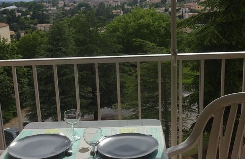 Greoux-les-Bains Apartment | Résidence les chênes blancs T2 apartment