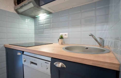 Boulouris-sur-Mer Apartment | Résidence Les Jardins d'Azur by Interhome