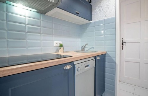 Boulouris-sur-Mer Apartment | Résidence Les Jardins d'Azur by Interhome