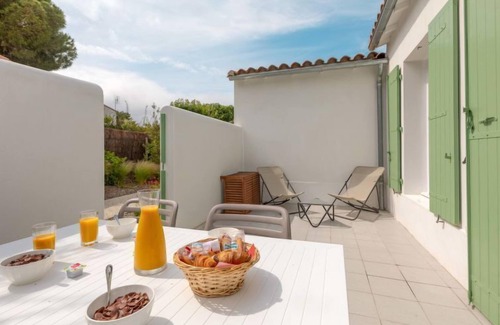 Rivedoux-Plage Apartment | Résidence Odalys Collection Rève d'Ile by Interhome