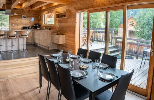 Les Orres Ski Chalet | Résidence Pramouton - Sublime chalet aux grands espaces de convivialité MAE-3591