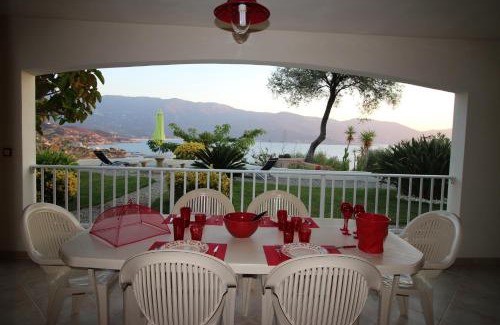 Casaglione Apartment | Résidence U MELU GRAND T3 ROUGE en rez de jardin