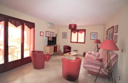 Casaglione Apartment | Résidence U MELU GRAND T3 ROUGE en rez de jardin